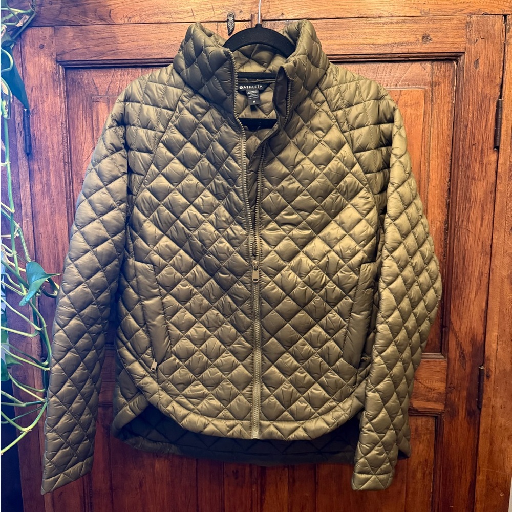 Athleta Whisper Featherless Puffer Jacket in Olive